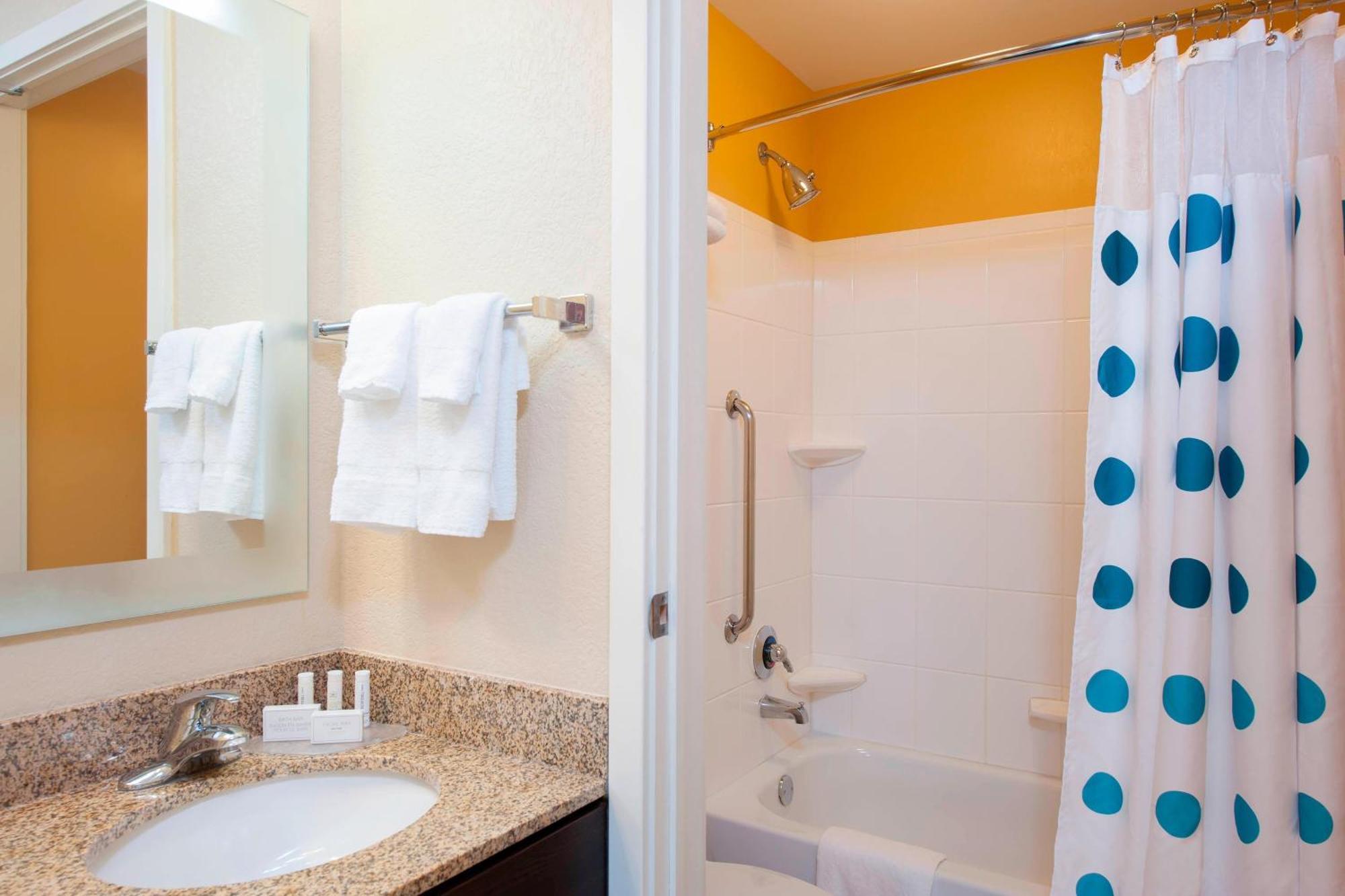 Towneplace Suites Des Moines Urbandale Джонстон Экстерьер фото